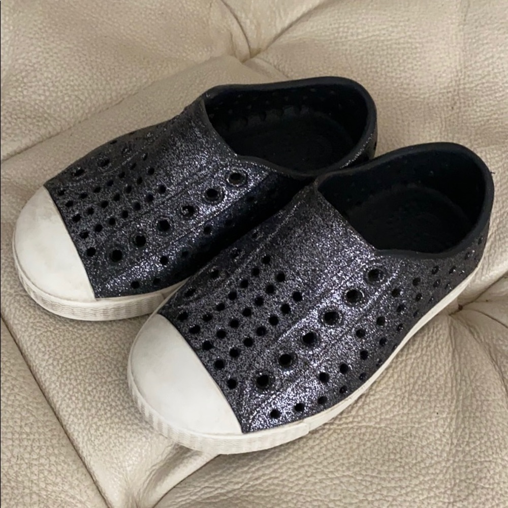 Native Jefferson Bling Glitter black kids shoes C6